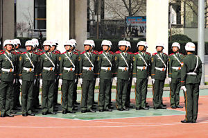 中国武警新警服靓在哪里？